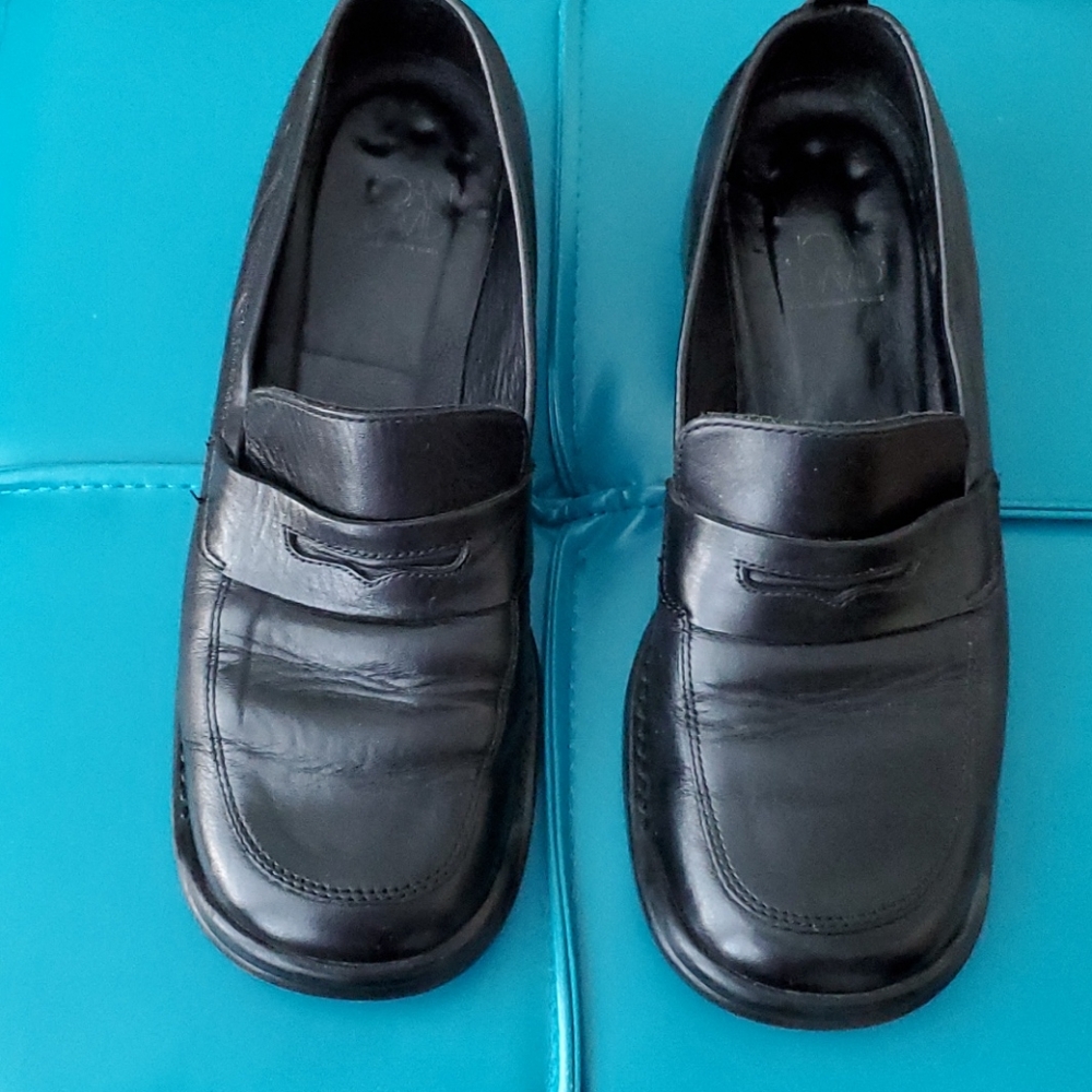 Joan & David Hard To Find Loafers All Leather Red… - image 1